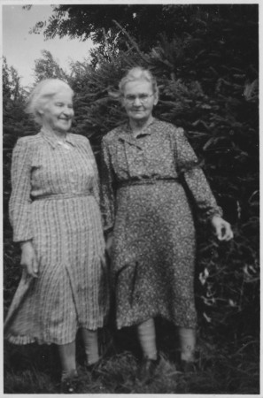 Mormor - till höger - och hennes syster Anna